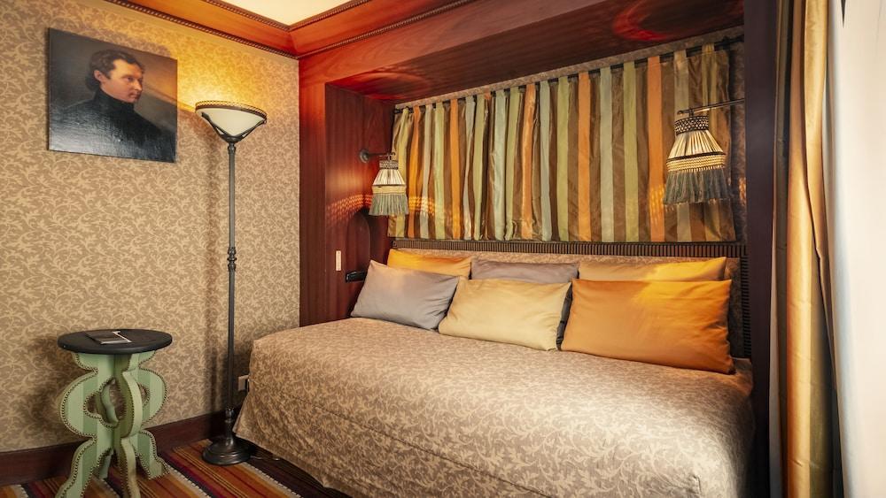 Bourg Tibourg Hotel Parijs
